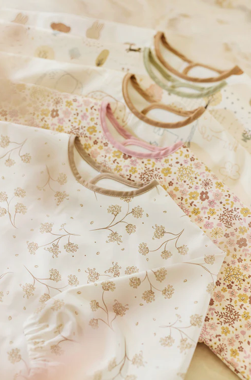 Bavoir à manches | Flower fairies