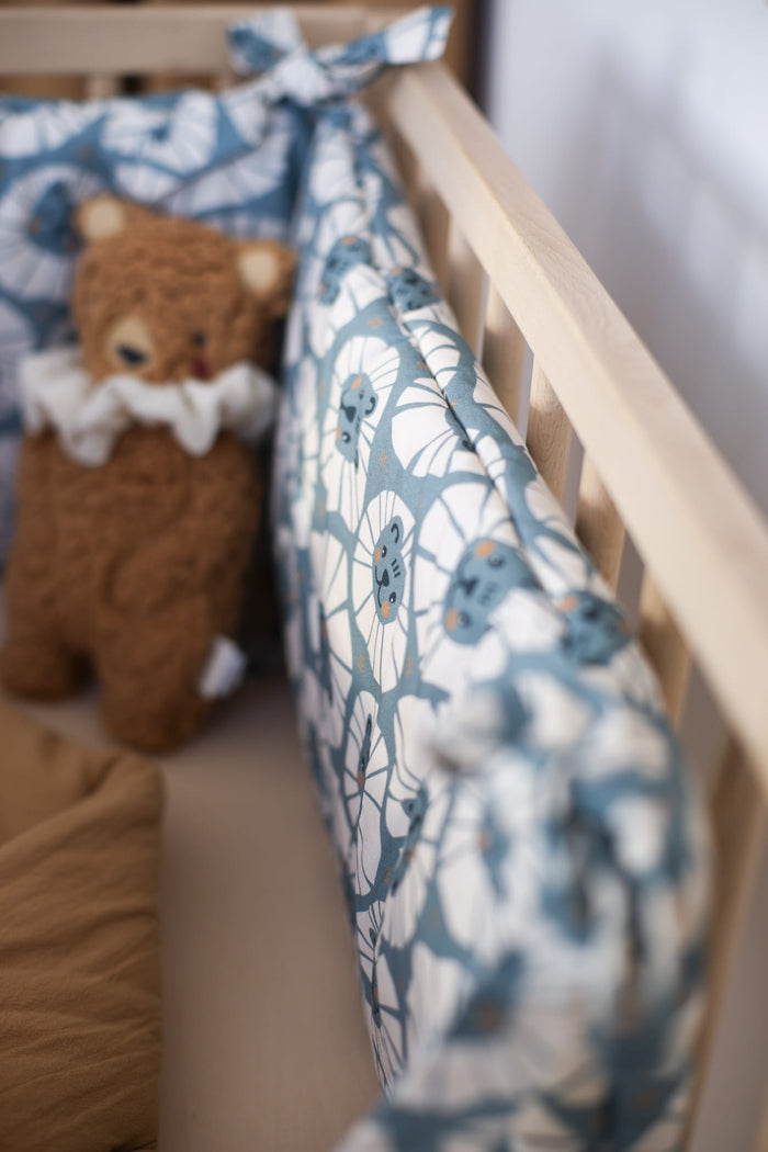 Cot Bumper Denim Lions