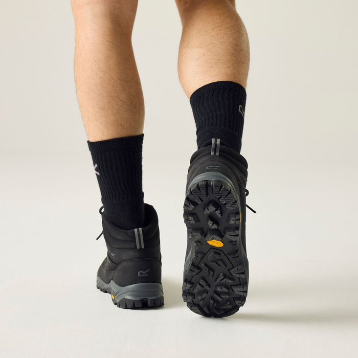 סוליית Vibram מקצועית של נעל Regatta BlakeBoot לאחיזת שטח ומניעת החלקה