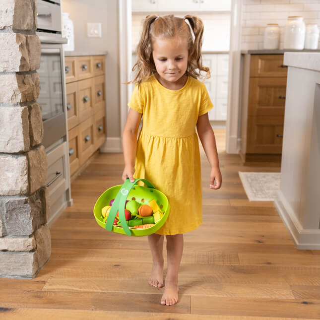 Fat Brain Toys Pretendables Fruit & Veggie Basket - Wee Bee Baby Boutique