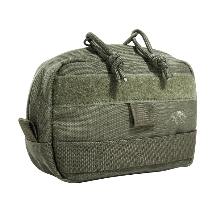 פאוץ' טקטי אופקי Tac Pouch 4 Horizontal IRR של Tasmanian Tiger בצבע זית עם חיבור מולי.