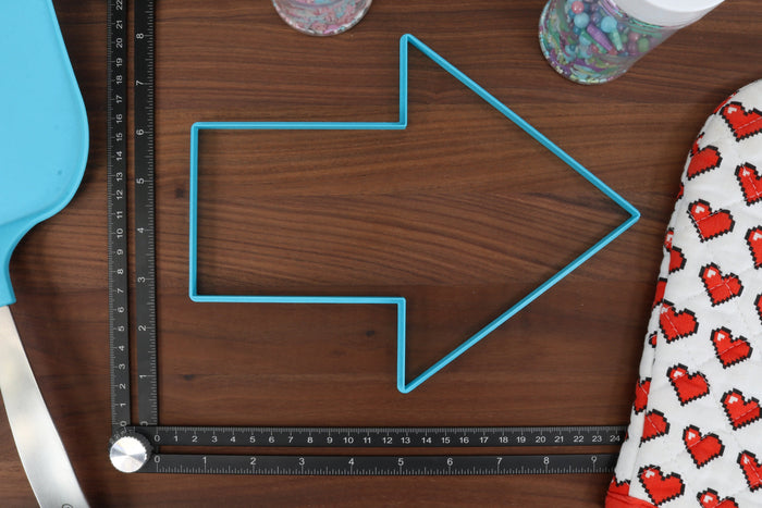 XL Arrow Cookie Cutters - 9in Through 1in - Concentric Cutter - 5 Sizes included - Decorative Fondant Cakes & Cookie Towers